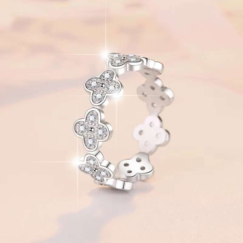 925 Sterling Silver Ring Moissanite Stone Fashion Clover Versatile Ring Plated with Platinum Cross Border Wedding Ring