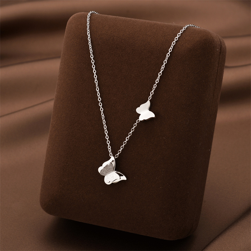clover necklaces designer necklace moissanite chain jewelry American diamond necklace luxurious personality high-quality cross necklace high-end Cuban