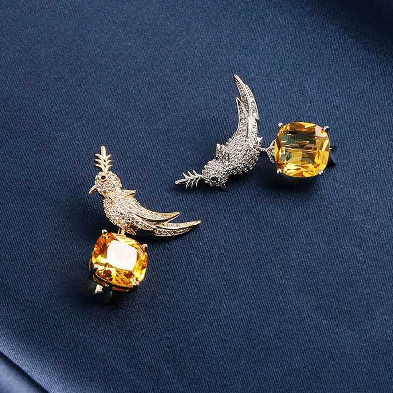 New Arrival Women Girls Exquisite Brid Shining Crystal Brooches Badges Fashion Elegant Clothing Suit Rhinestone Pins Jewerly J251125