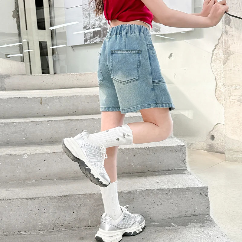 Girls nail button denim shorts for summer 2025 childrens tight pants simple big 250414z