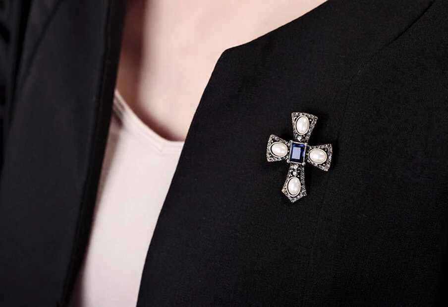 Women Fashion pearl crystal Cross pins Brooch for Collar Shawl Scarf Buckle pin party Brooches gift jewelry 15001 J251125