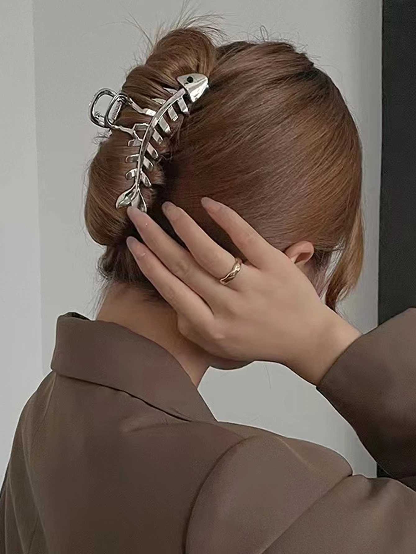 1 piece of silver warm fishbone hair claw female headband hair clip retro classic hair clip accessoryT250425