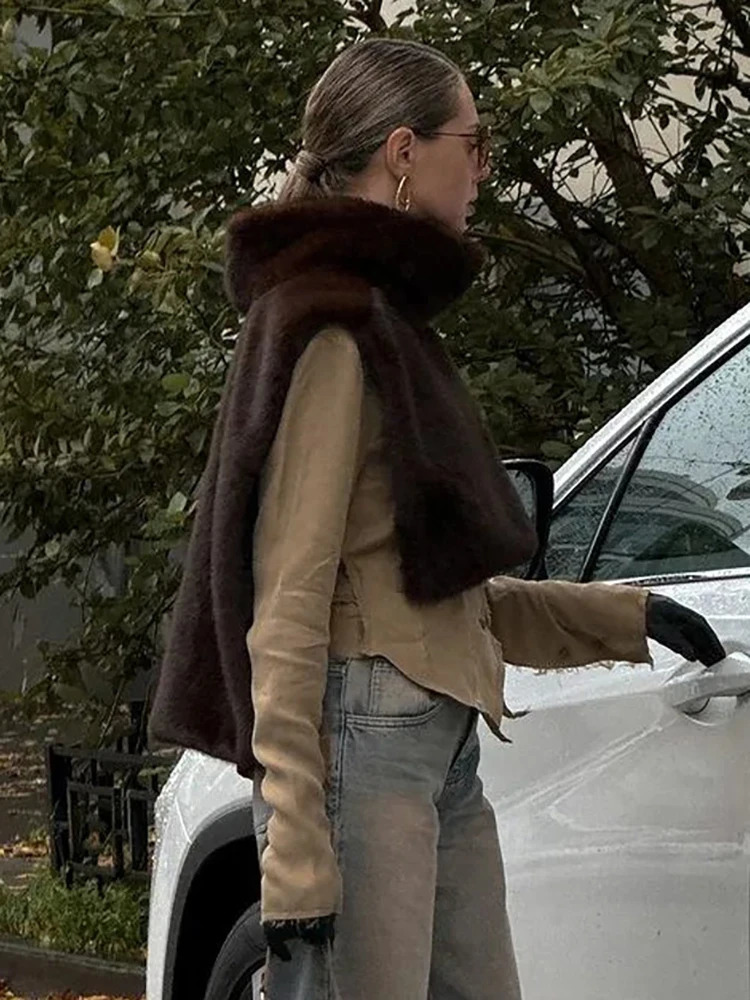 DEAT Fashion Irregular Faux Fur Vest Womens Turtleneck Loose Lpush Thick Waistcaot Winter 7A1936 251125