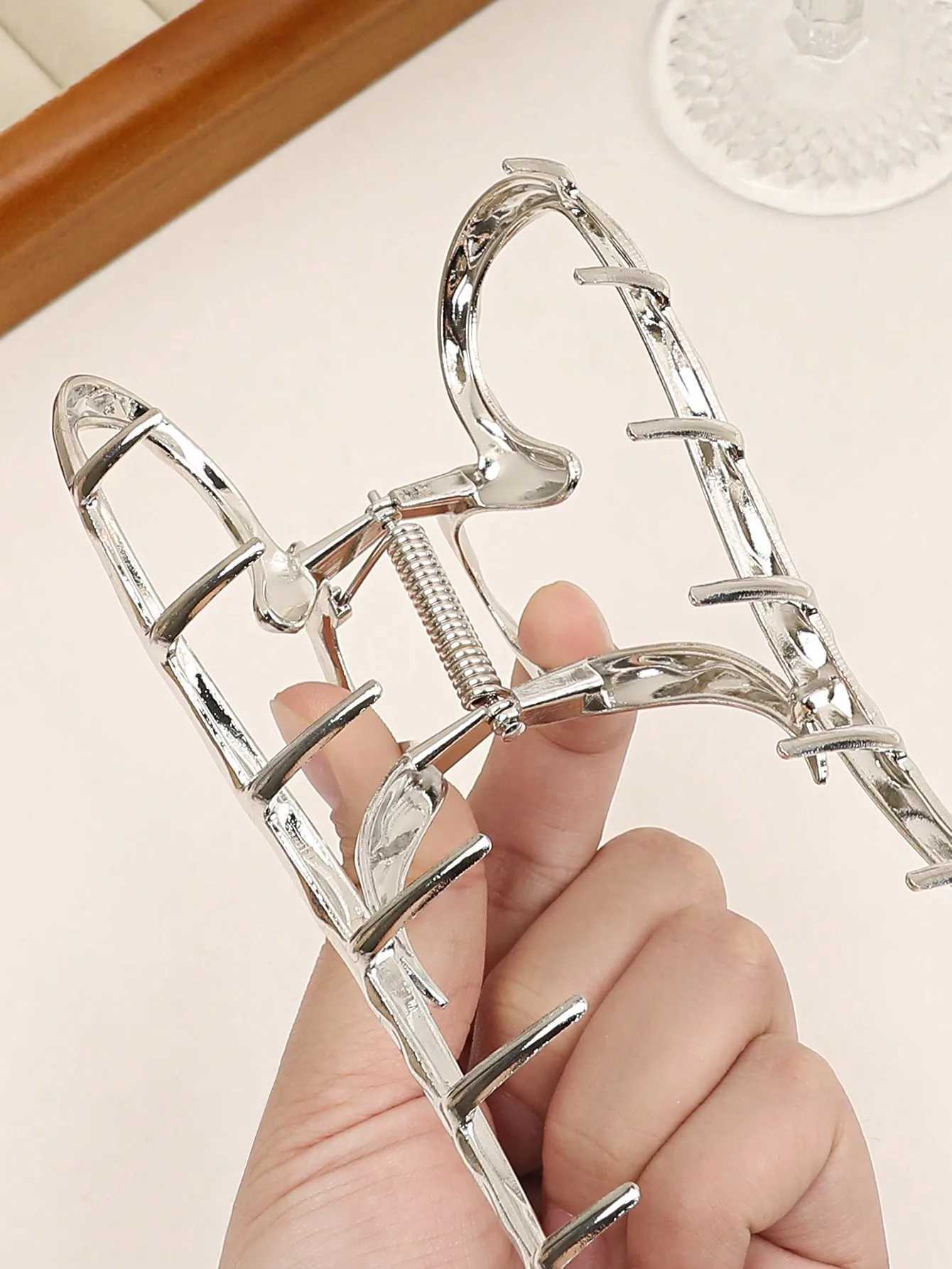 1 silver heart hair clip elegant love design hair bucket decoration large hair clip womens hair clip accessoriesT250425