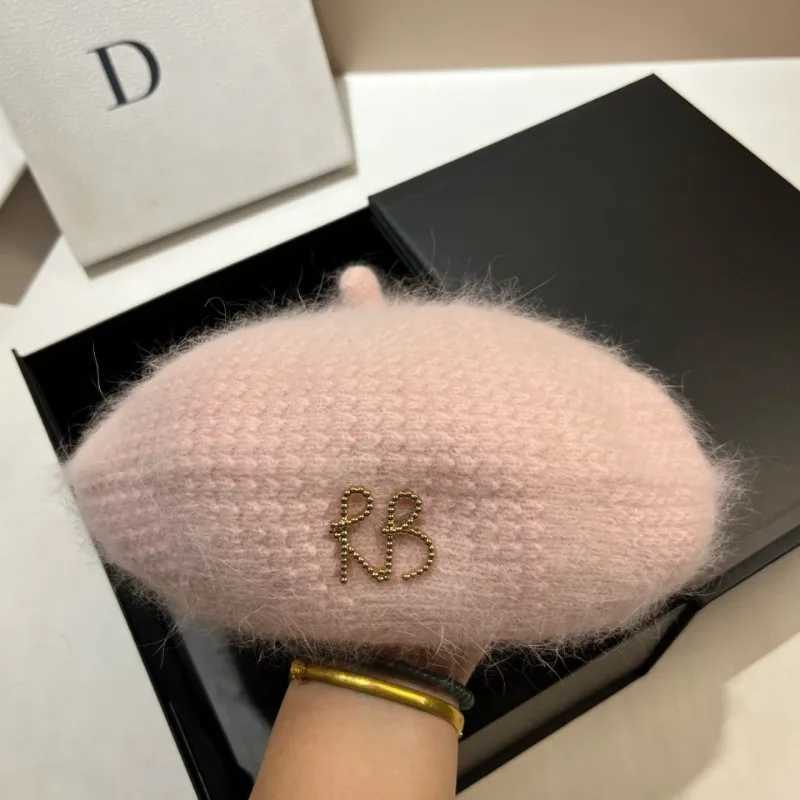 New High Quality Fluffy Angora Fur Beret for Women Winter Hat Glod Letter Artist French Painter Hat Female Warm Walking Cap 2024 J251125