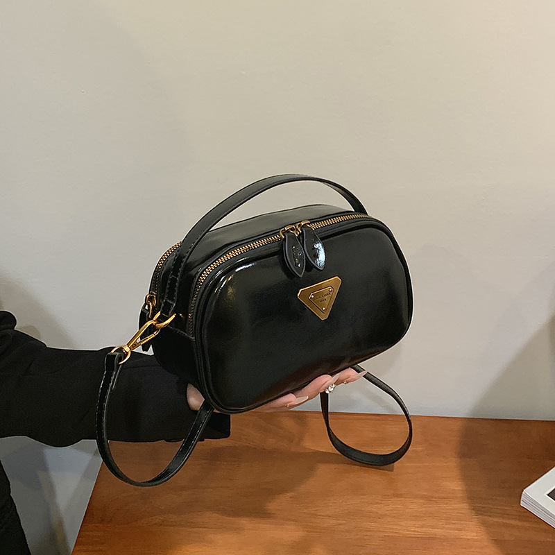 free shipping designer shoulder bag solid color casual versatile crossbody bag fashionable vintage bag for women black