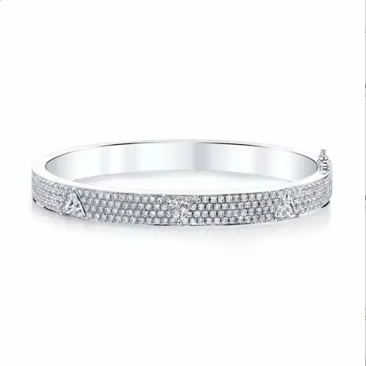 Selling Ice Sparkling Womens Bracelet Jewelry 5A Cubic Zirconia Triangle Geometric Sparkling Bracelet 250422