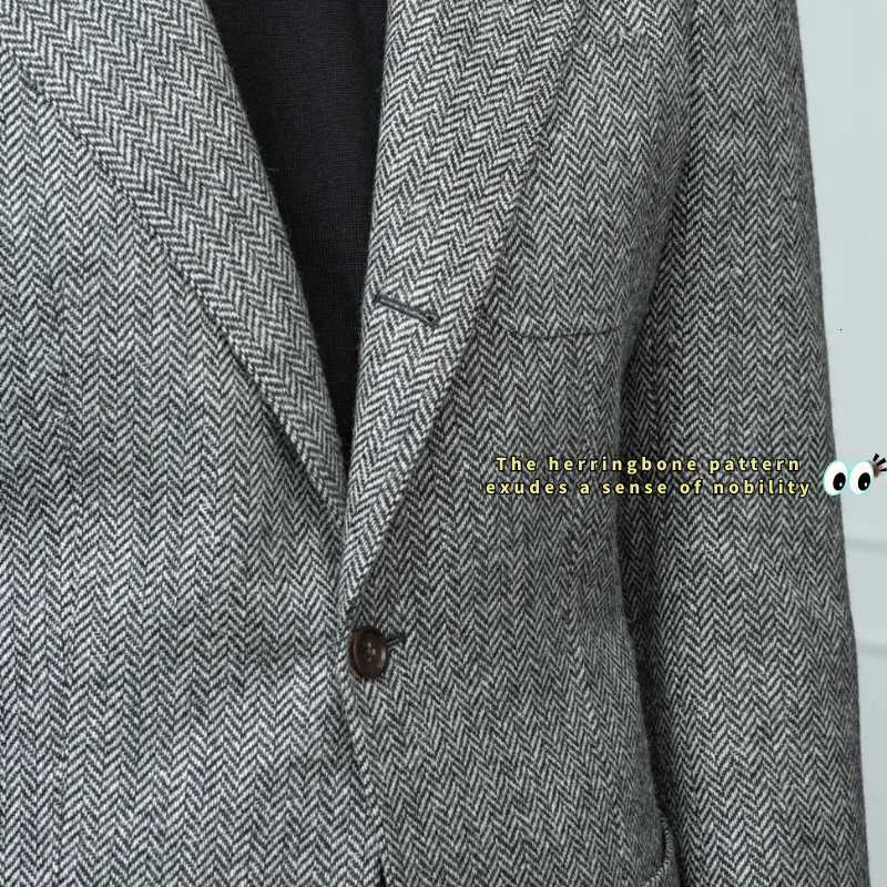Mens Classic Herringbone Tweed Hunting Jackets Blazer Three Buttons Sport Coats Wool Blend Coat with Three PocketsT251125