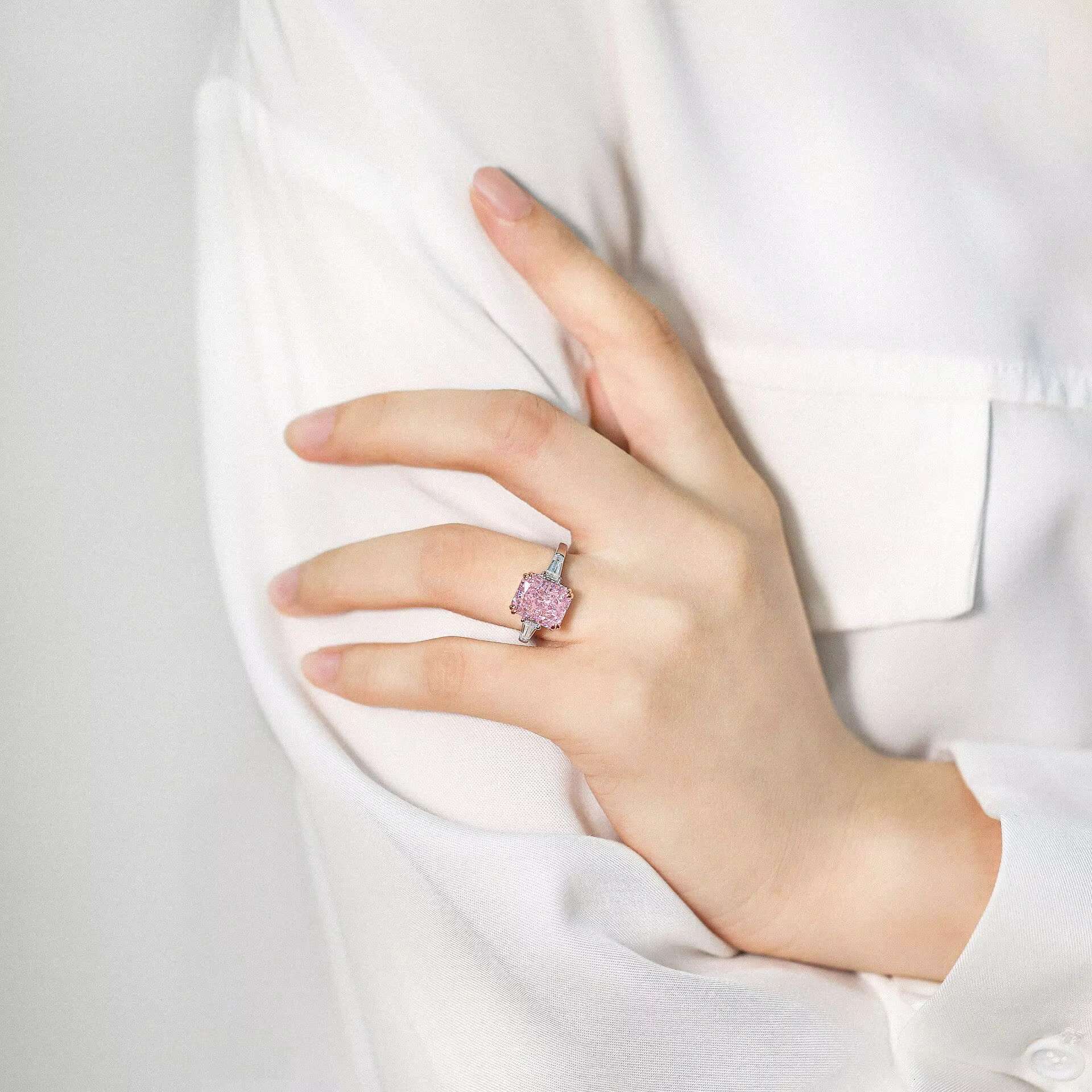 Three-Stone Wedding Ring Pink Color Radiant Cut 4ct VVS Moissanite Ring S925 Sterling Silver Fine Jewelry Rings