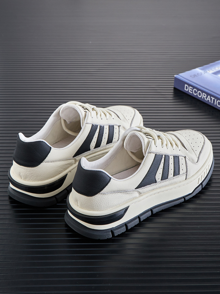 Head layer cowhide sports leisure men's shoes spring 2025 new non-slip thick bottom soft bottom male trend black and white board shoes men