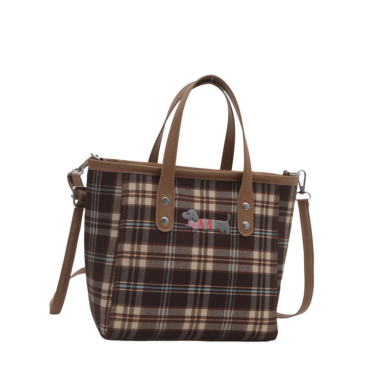 New Free Delivery Designer Shoes By 2025 Fashionable Casual Handbag For Women 2024 New Small Fresh Contrasting Striped Shoulder Bag, Niche Design Cros
