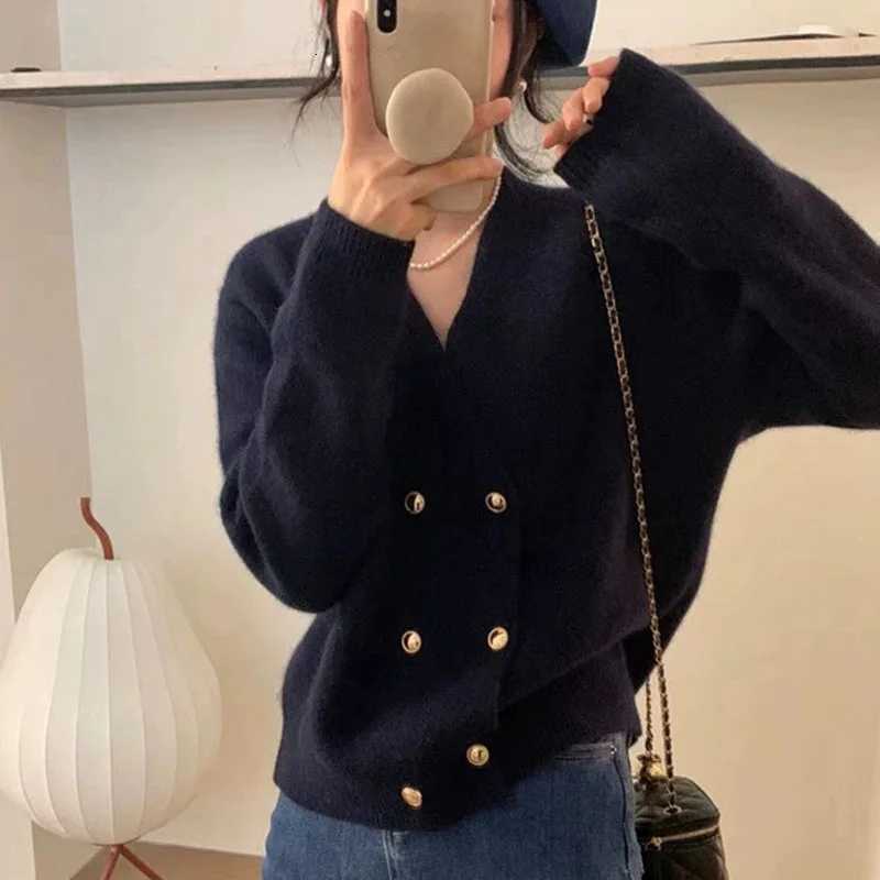 Womens Design Double-Breasted Cardigans Autumn Winter Loose Simple Sweater Outwear Woman Casual Solid Long Sleeves Knit JacketT251125