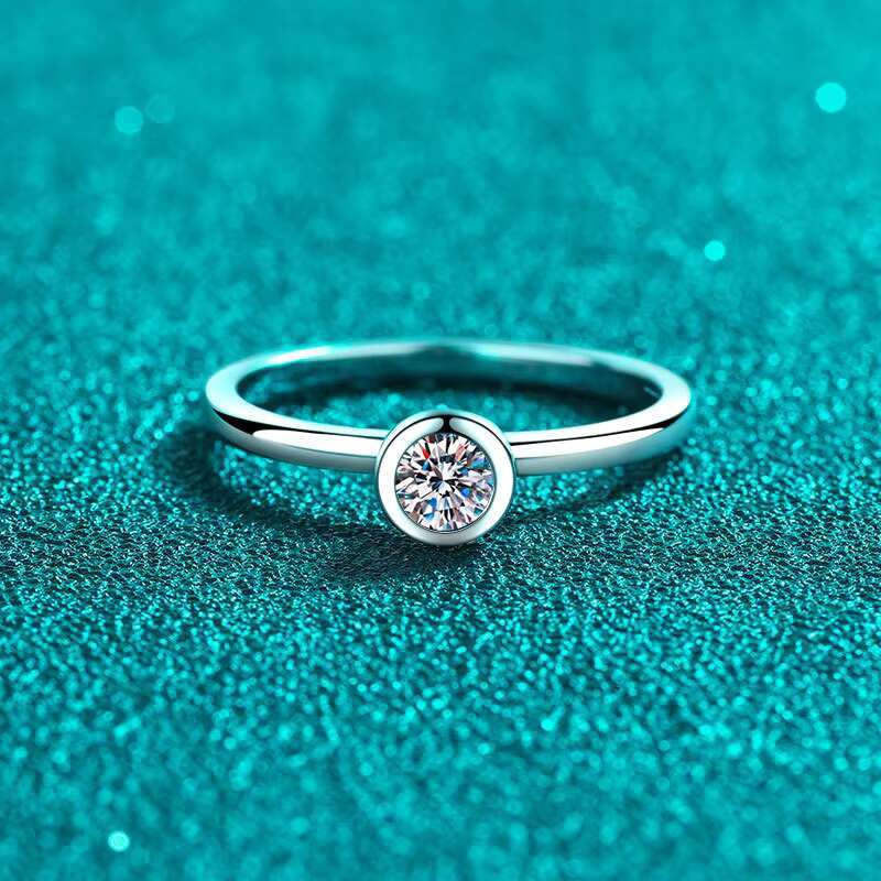 Simple Fashion Jewellery Moissanite Dia Ring Sterling Sier Solitaire Wedding Band for Women