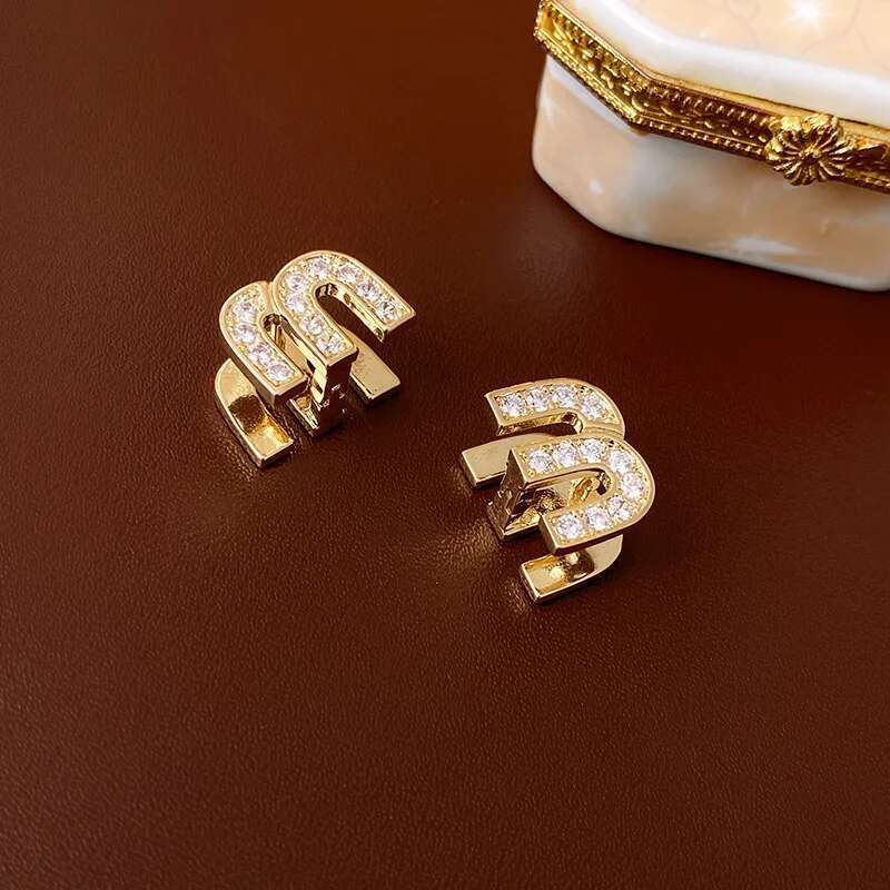 Zircon Drop Oil M Letter Ear Buckle Female Design High-Grade Sense Stud Earrings For Women Fashion Light Jewelry Gifts