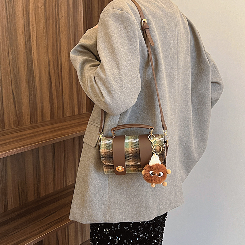 2025 New Designer Bag Free Delivery Shoes By Leisure Commuter Shoulder 2024 Fashionable And Minimalist Crossbody Bag, Unique Design Handbag, Women