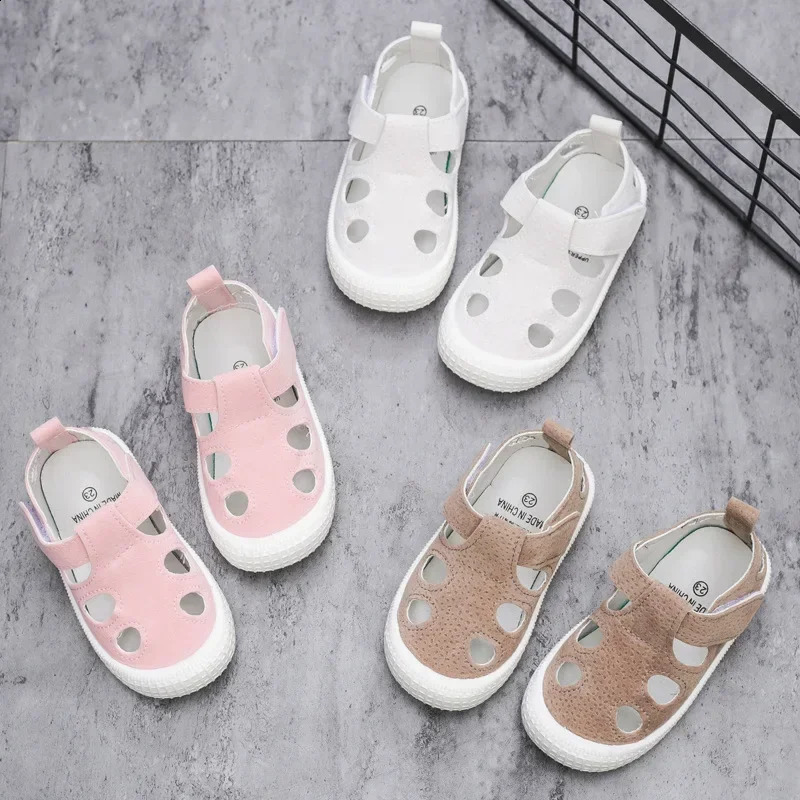 Childrens half sandals boys sports and leisure shoes cut hollow and fashionable Spring and Summer childrens and girls sandals 21-30 250424
