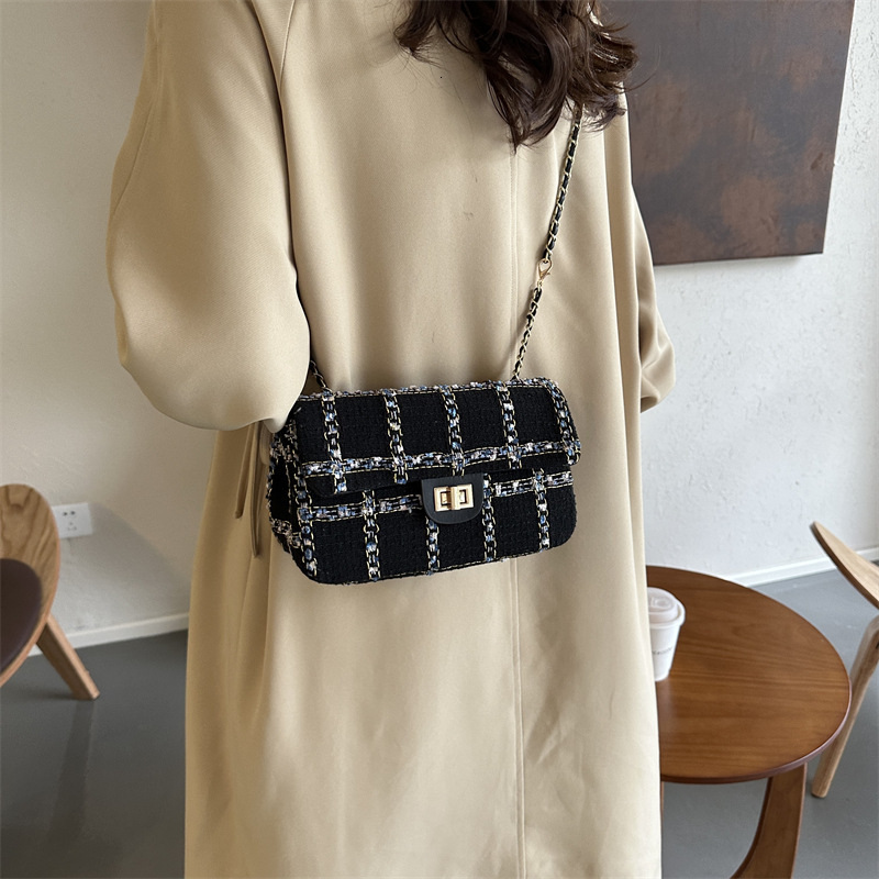 2025 New Designer Bag Free Delivery Shoes By Leisure Women's 2023 Autumn Korean Edition Small Square And Fashionable Shoulder Simple Crossbody Ba