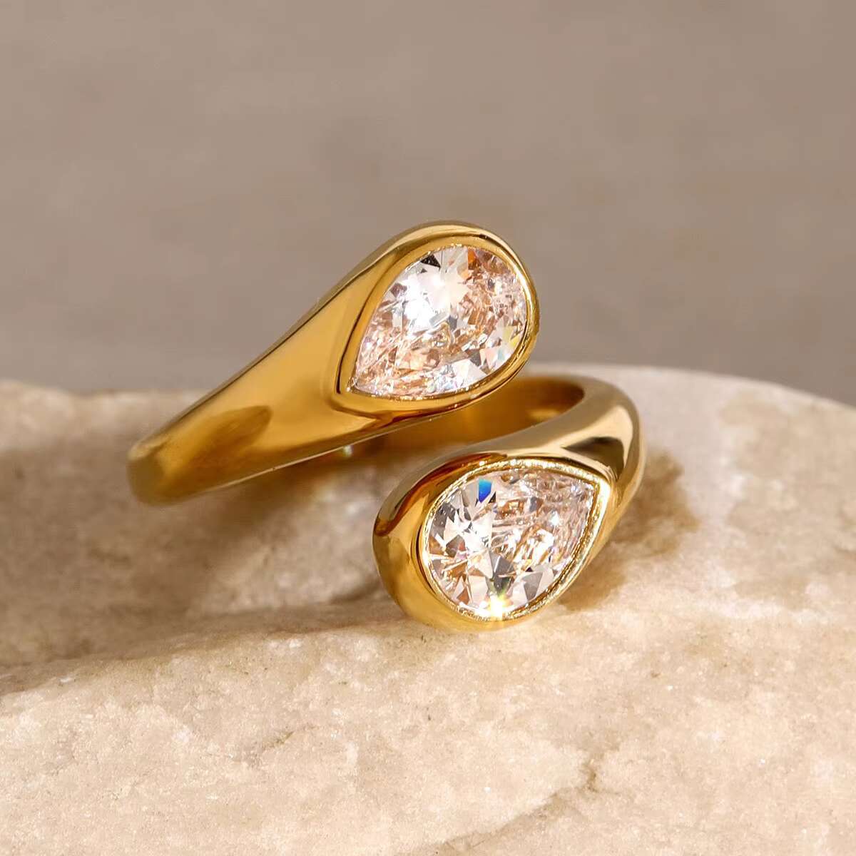 Waterproof Jewelry Natural Stone 18K Gold Plated Titanium Stainless Steel Moissanite Ring Women