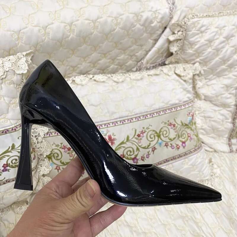 Spring and summer new pointed shallow patent leather fashion stiletto high-heeled banquet dress versatile women's shoes