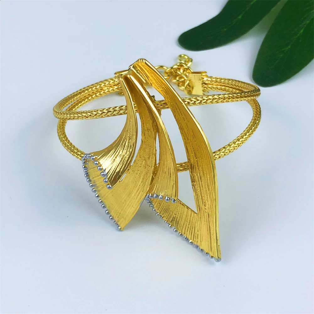 Italy 18K Gold Plated Jewelry Set For Women Two Tone Open Bangle Earrings Necklace Ring 4Pcs Set Jewelry Wedding Party 250417