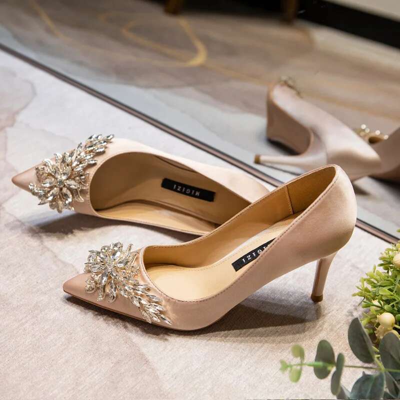 Spring new pointed shallow and silk crystal wedding shoes thin high-heeled banquet dress large small size women's shoe