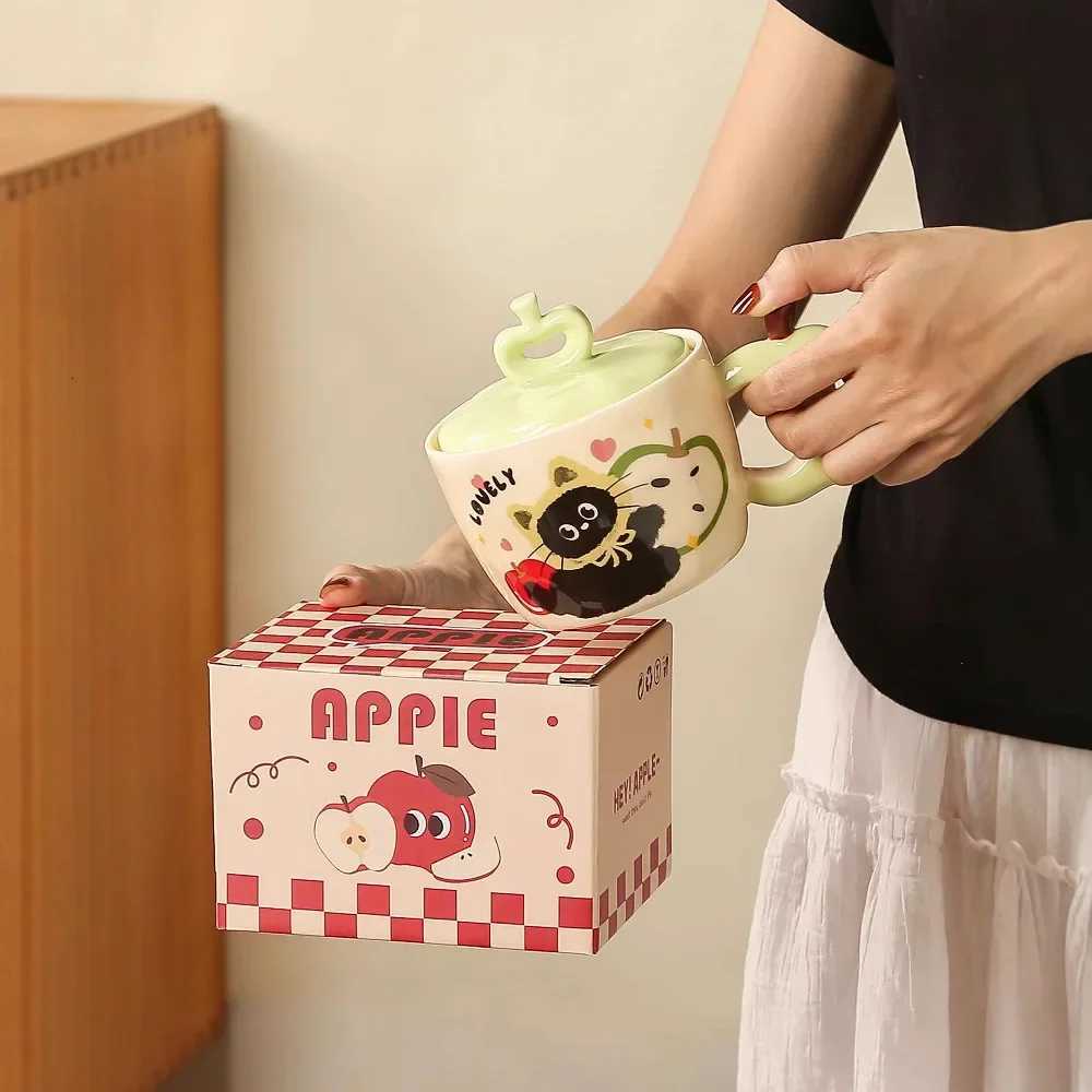 Creative Apple Cat Ceramic Mug High Beauty Capped Coffee Mugs Breakfast Milk Cup Couple Water Cups Birthday Gift Kawaii Cup Y251125