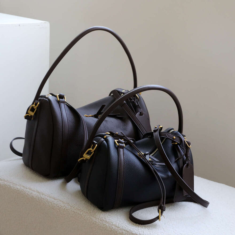 Pillow Bag 2025Designer Tote Bag Cowhide Genuine Leather Fashion Letter Print Zipper Open With Small Package Adjustable Shoulder Straps Internal