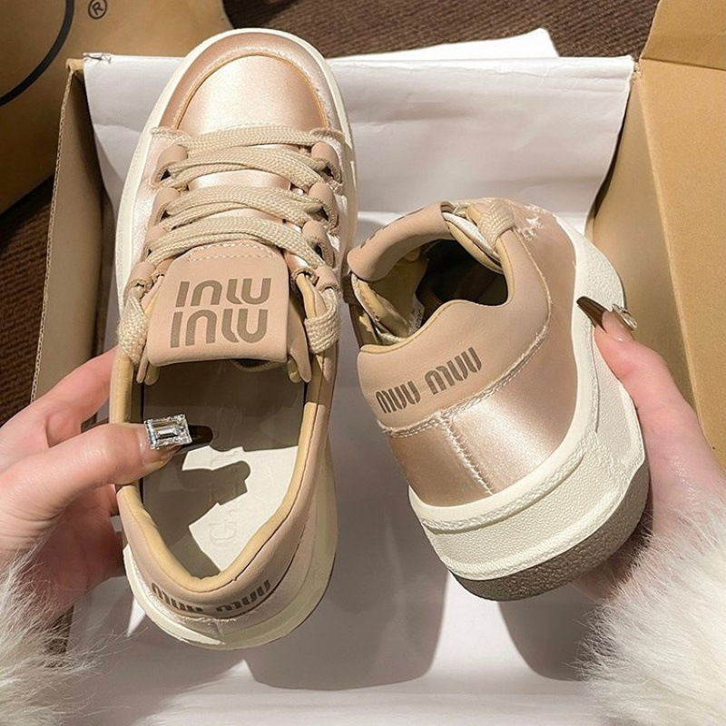Free shipping designer women's internet-famous breathable white sneakers, new fashionable sneakers with a small fragrance style, versatile thick-