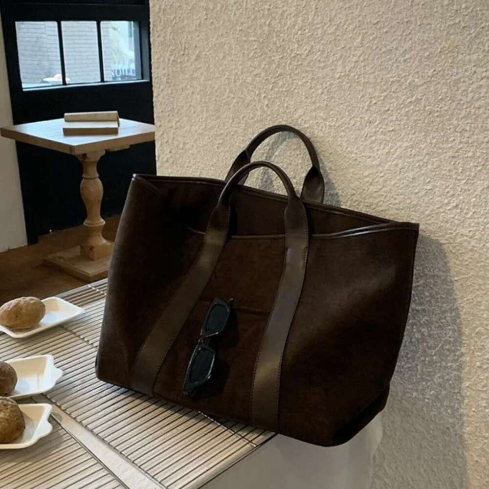 Luxury Designer Uniquely Designed Women's Suede Tote Simple Large Capacity Underarm Shoulder Bag, Suitable For Outdoor Play And Commuti