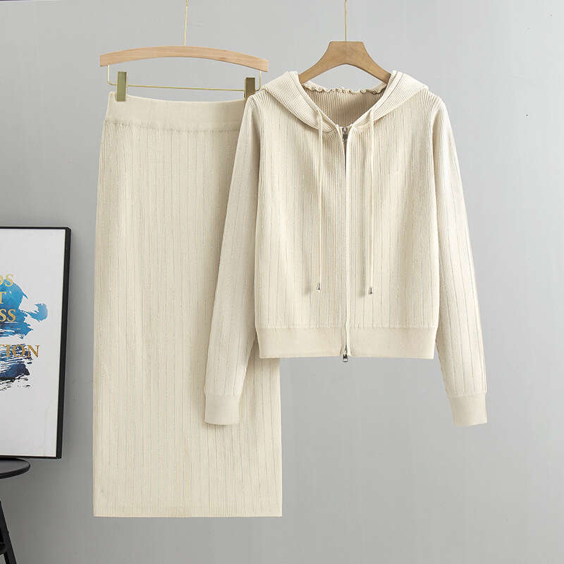 Xiaoxiangfeng Western-style Korean Style Hot Diamond Sweater Cardigan Jacket Two-piece Womens Autumn and Winter Short Skirt Set Printing New Product