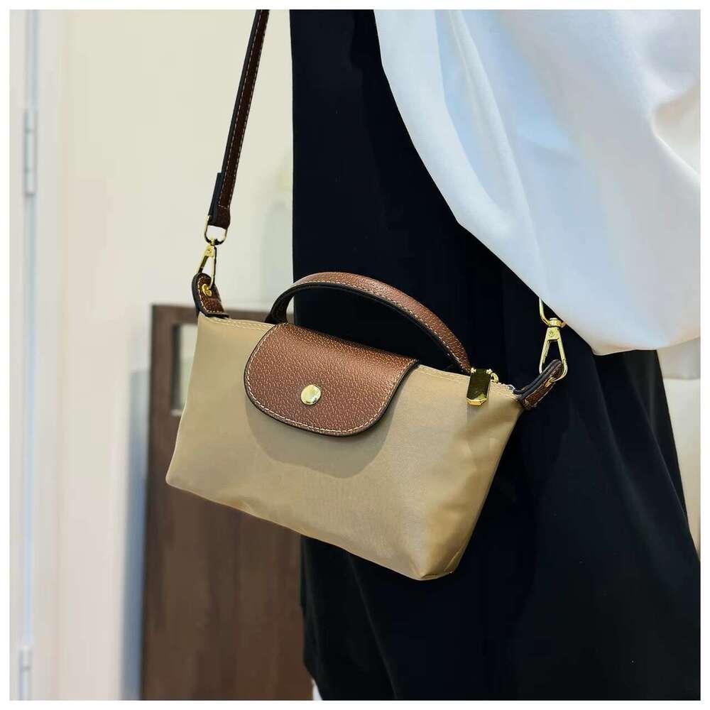 Fashionable Casual Women's Promotional Crossbody Bag, Versatile and Lightweight Sports Shoulder Bag
