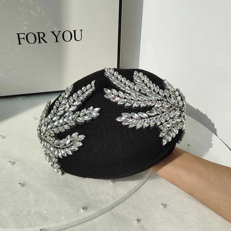High-quality niche design black rhinestone beret Autumn/winter Korean elegant light luxury temperament painter hat J251125