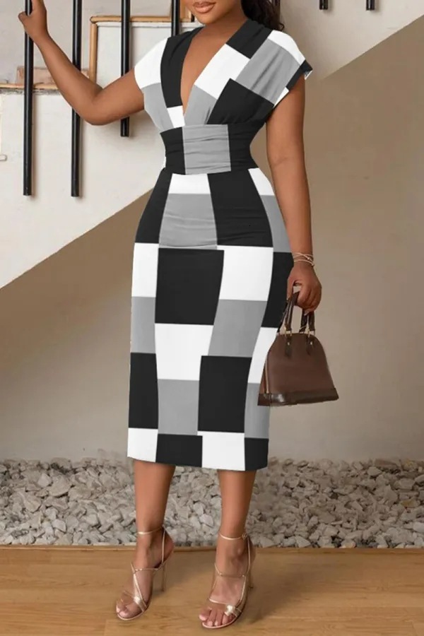 2023 Spring/Summer New Simple V-neck Bag Hip Printed Dress for Women