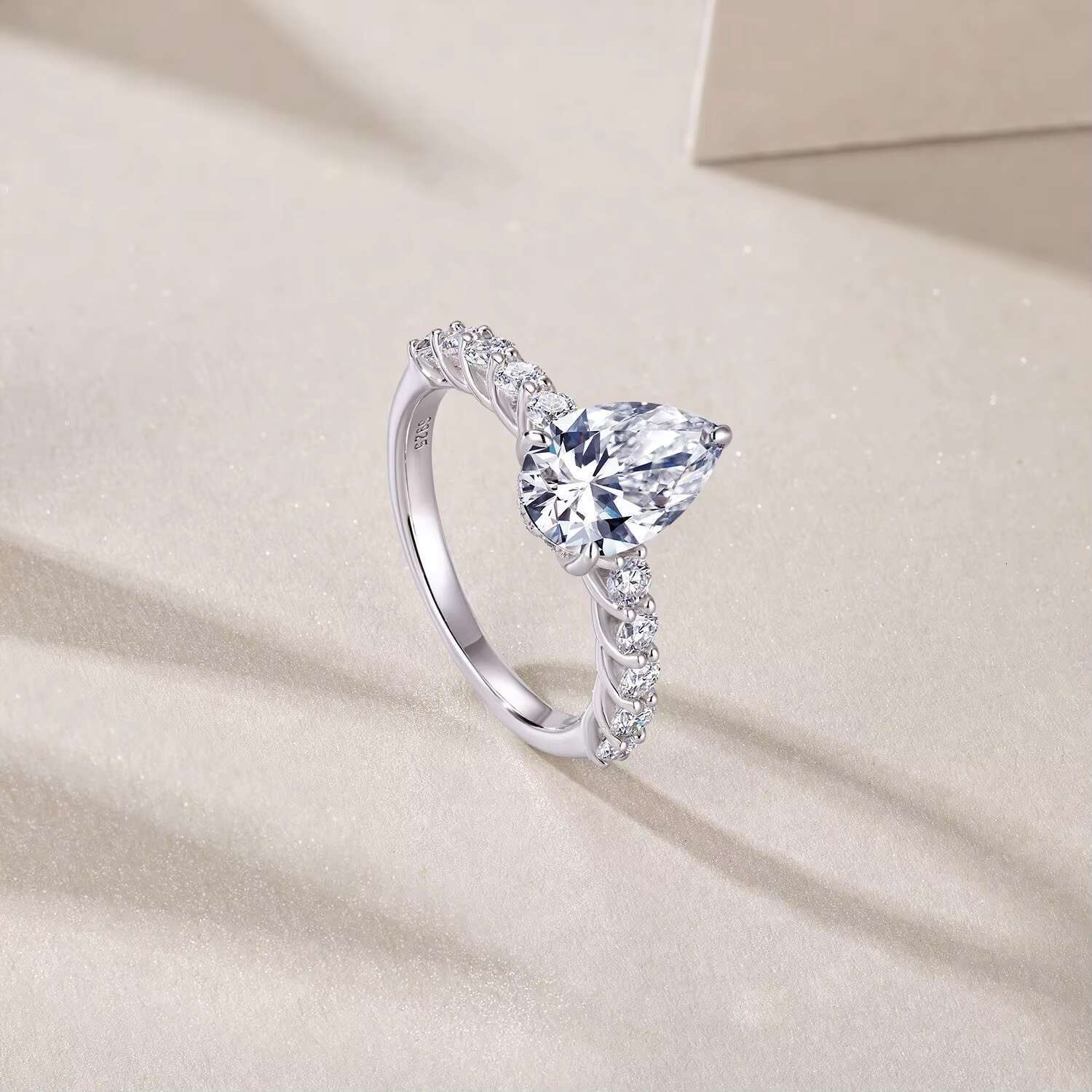 De 3CT Water Drop Moissanite Ring VVS1 Pear Shape Full Moissanite Ring 7*11mm D Color Pear Moissanite Women Rings