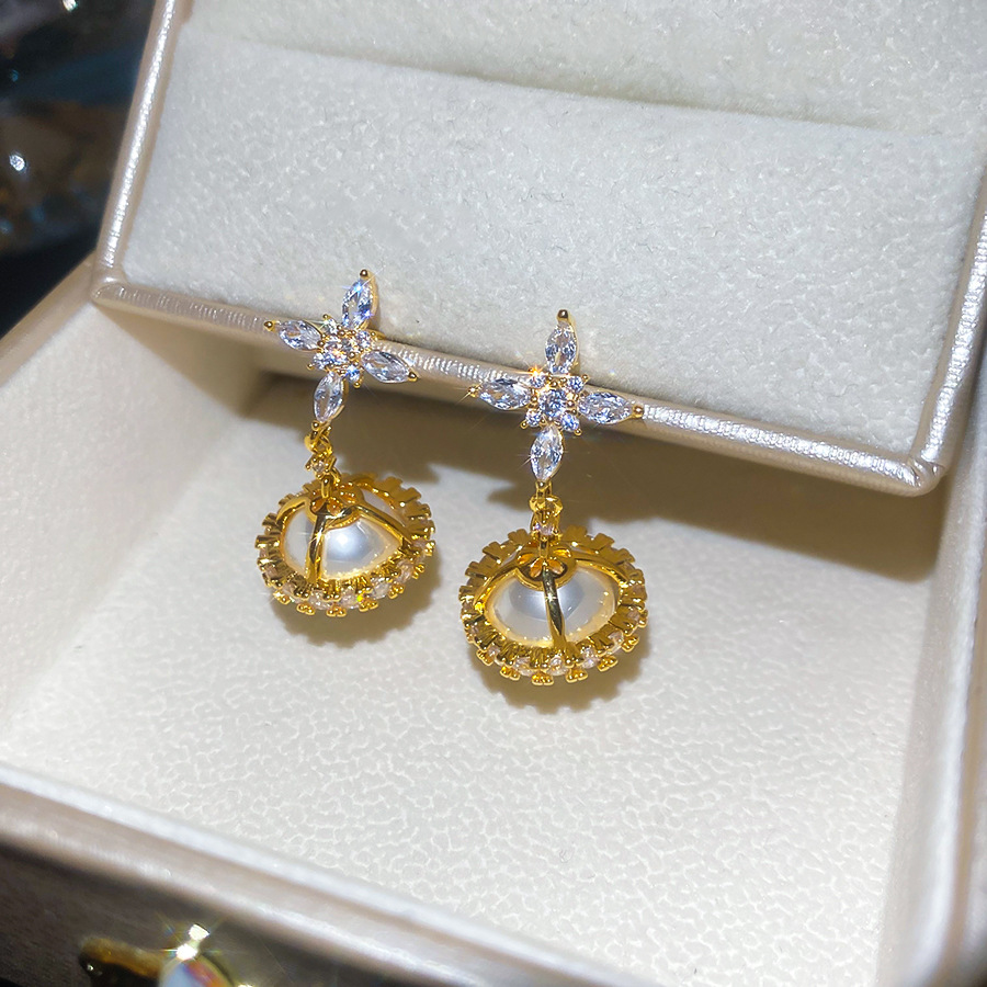 Silver Needle Zircon Flower Pearl Vintage Elegant Exquisite Versatile Light Luxury High-end Feel Women's Earrings - view 5