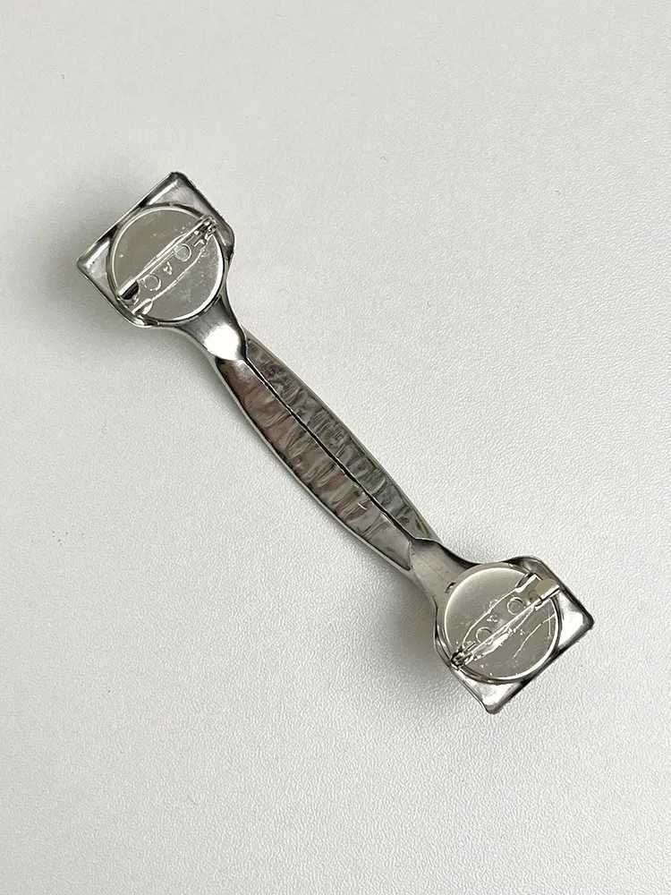 Chic Metal Door Handle Broochs for Women Lady Trendy Unique Creative Suit Corsage Party Jewelry Pin Accessory J251125