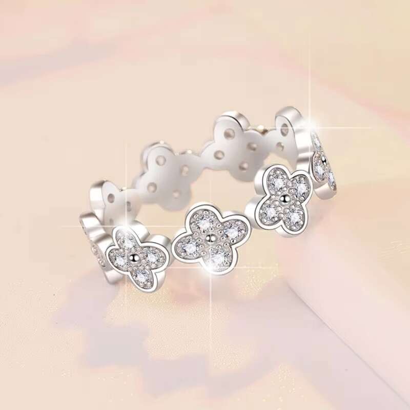925 Sterling Silver Ring Moissanite Stone Fashion Clover Versatile Ring Plated with Platinum Cross Border Wedding Ring