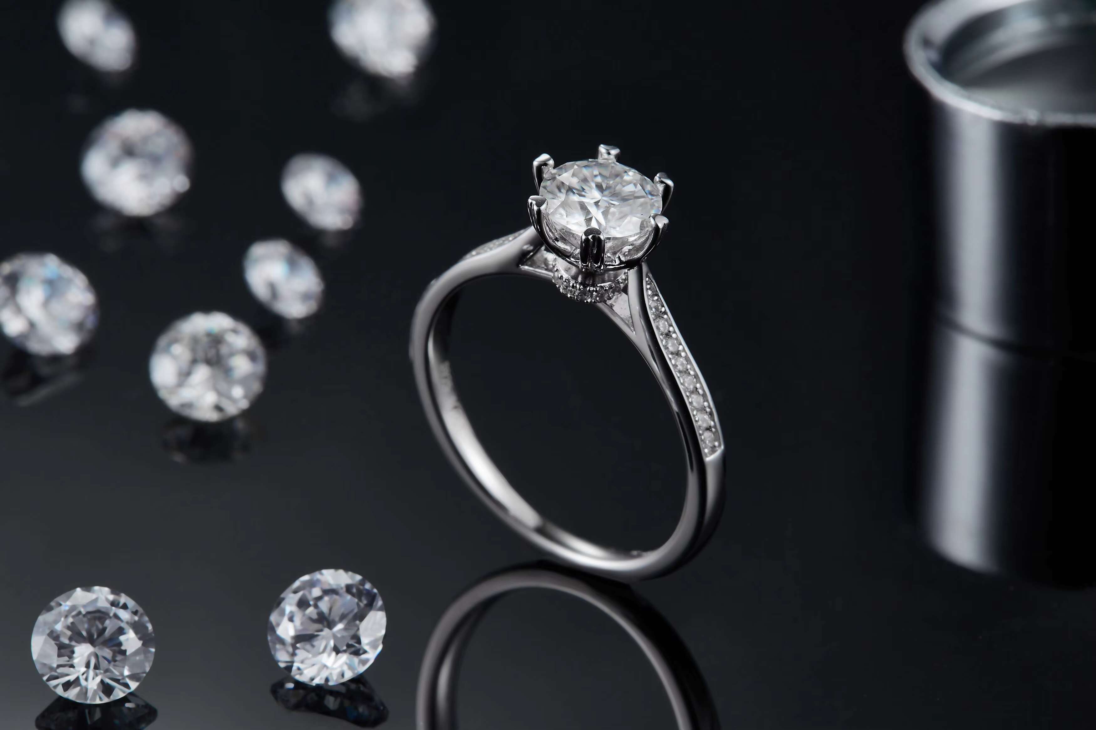High-End Customized 925 Silver Engagement Rings for Women Brilliant Cut Moissanite Diamond VVS Excellent Quality Jewelry