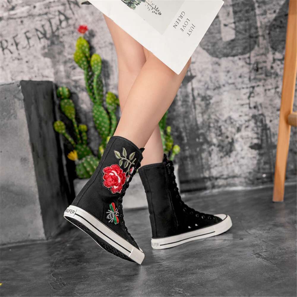 Spring new mid-sized front lace-up side zipper embroidered canvas casual flat inner heightening large size women's shoes