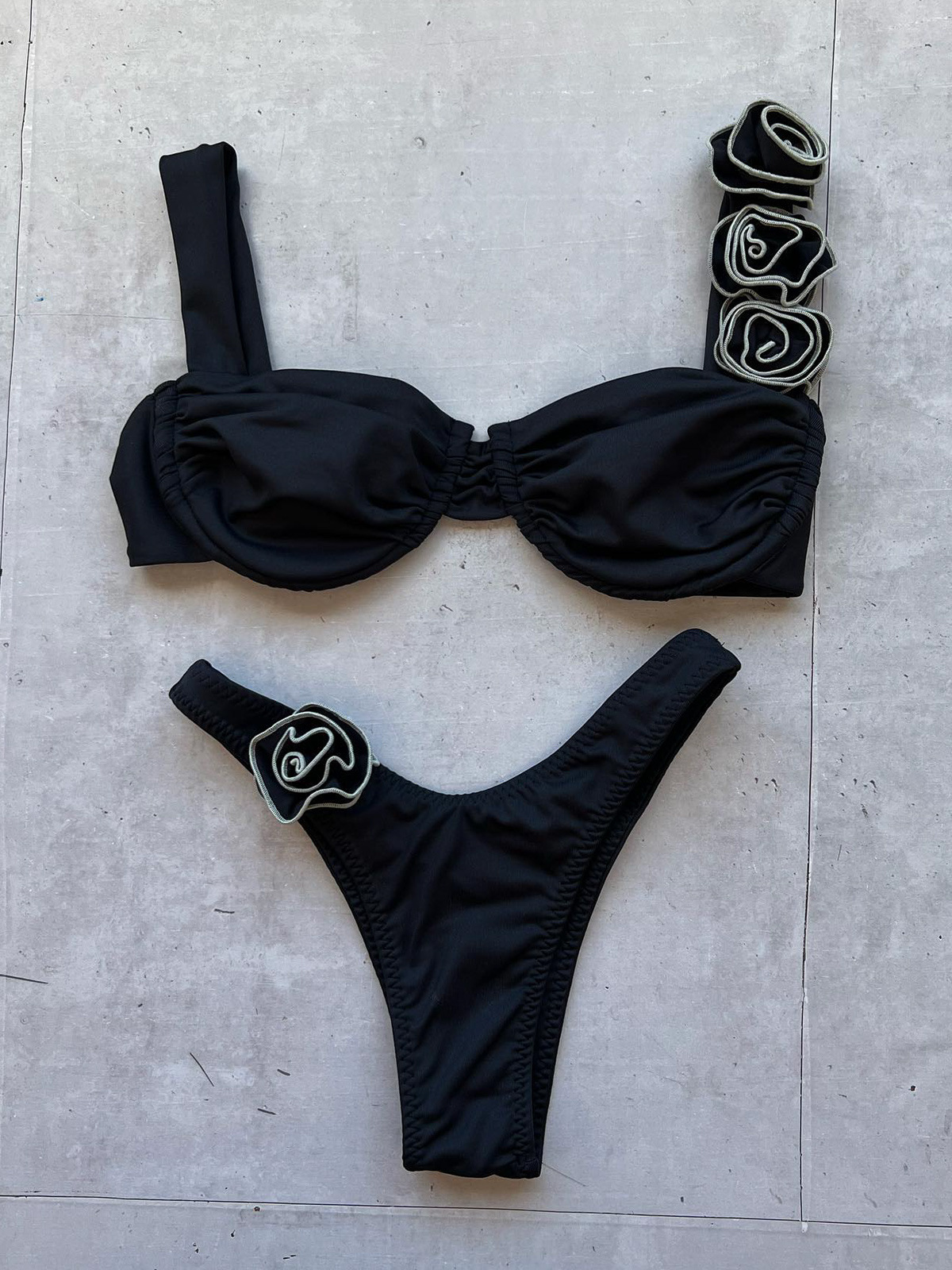 2025 Designer Summer Women's Swimsuit Solid Color Steel Bracelet 3D Flower Bikini Split Fold Texture Nylon Fabric Luxury Fashion Beach Wear Party