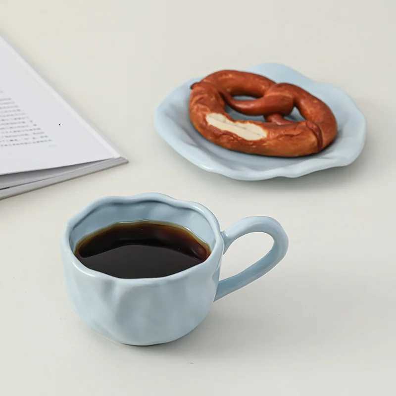 200ml Black Red Macaroon Creative Hand Squeezed Pinched Ceramic Coffee Mug Cup With Saucer For Cafe Restaurant Table Decor 1 PC Y251125