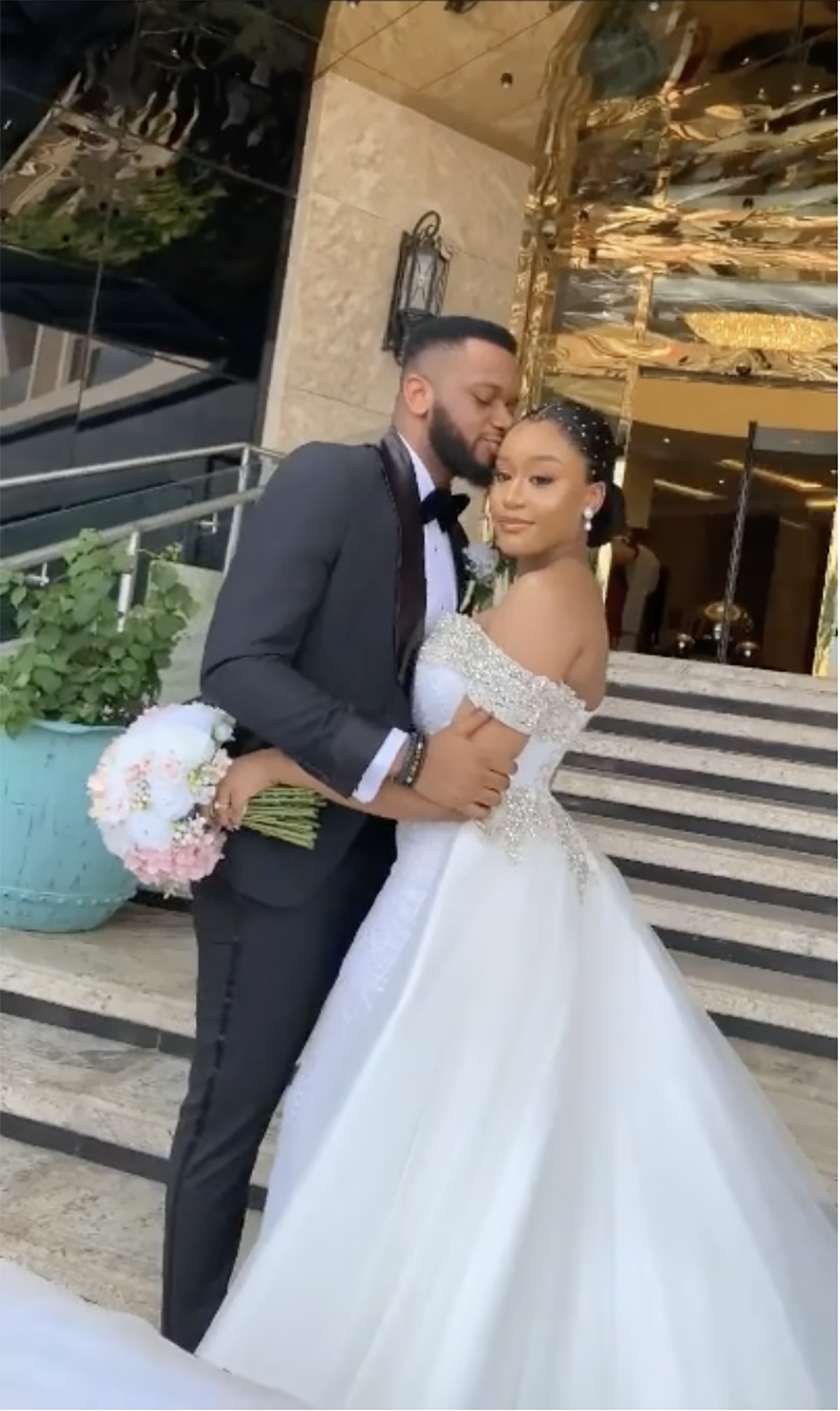 2025 Plus Size Mermaid Wedding Dress Bridal Gowns for Bride Off Shoulder Beaded Lace Detachable Beaded Lace Rhinestones Wedding Gowns For African Blac