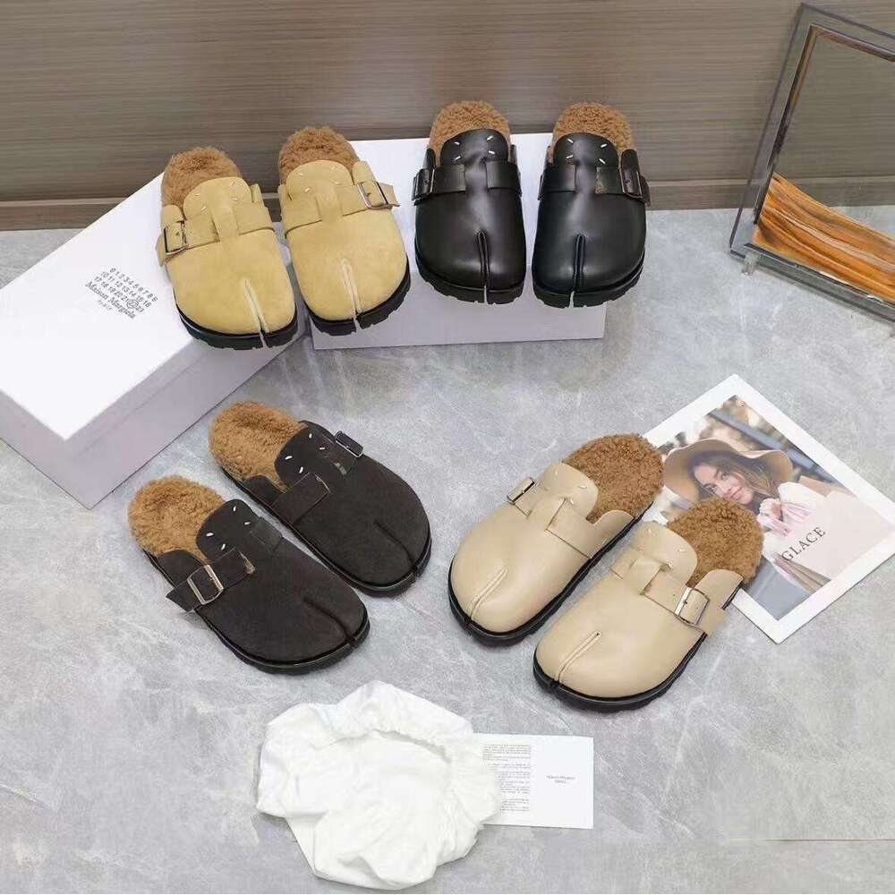 Woman shoe Designer sandal furry slide half slipper slide mules slide luxury Tabi mule clogs fur slide leather Suede women clog tabis shoes splitting toes fur slipper