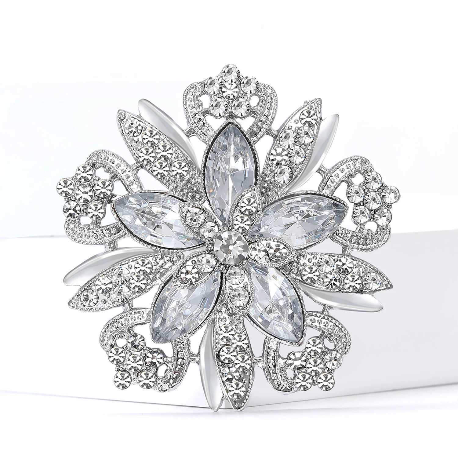 Luxurious Crystal Glass Flower Brooches for Women Creative Rhinestone Pins Event Party Backpack Decoration Clothes Accessories J251125