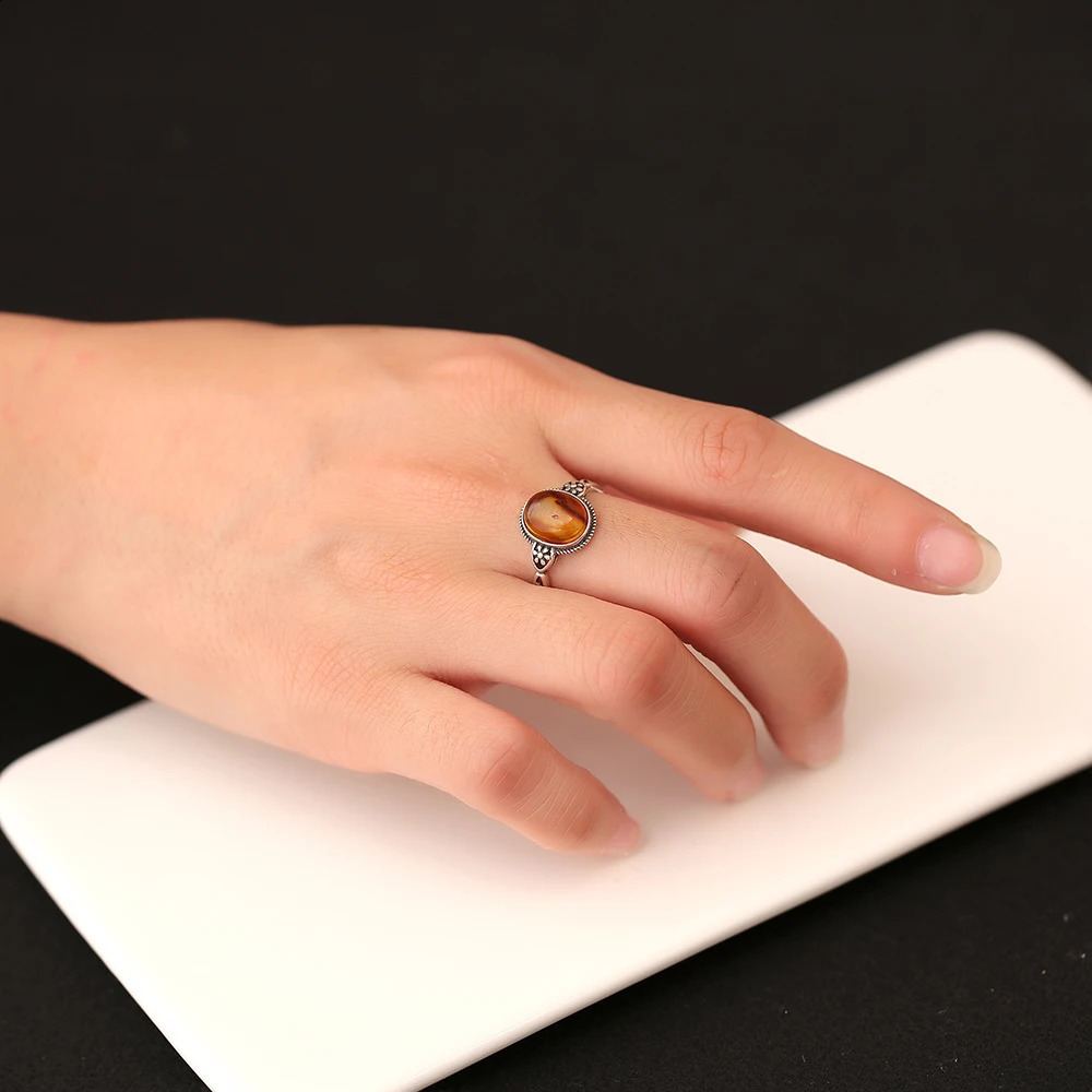 10 * 8mm oval shaped natural amber stone 925 sterling silver ring suitable for fashionable jewelry gifts in any occasion 250422