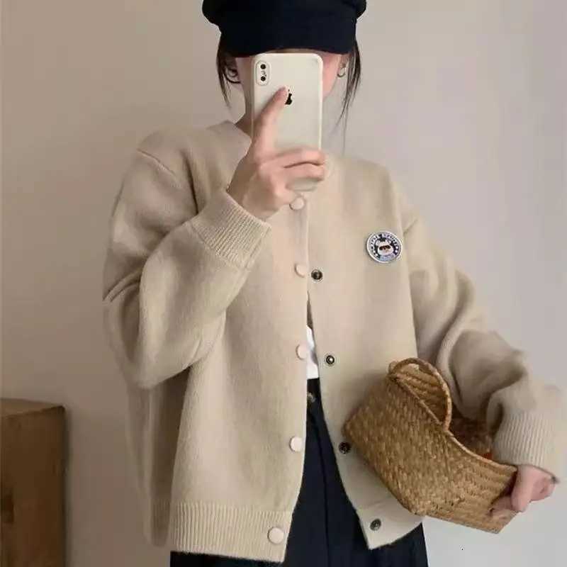 2025 Autumn Winter New Embroidered Round Neck Knitted Cardigan Loose Fit Bear Patchwork Coat Women Casual OutwearT251125