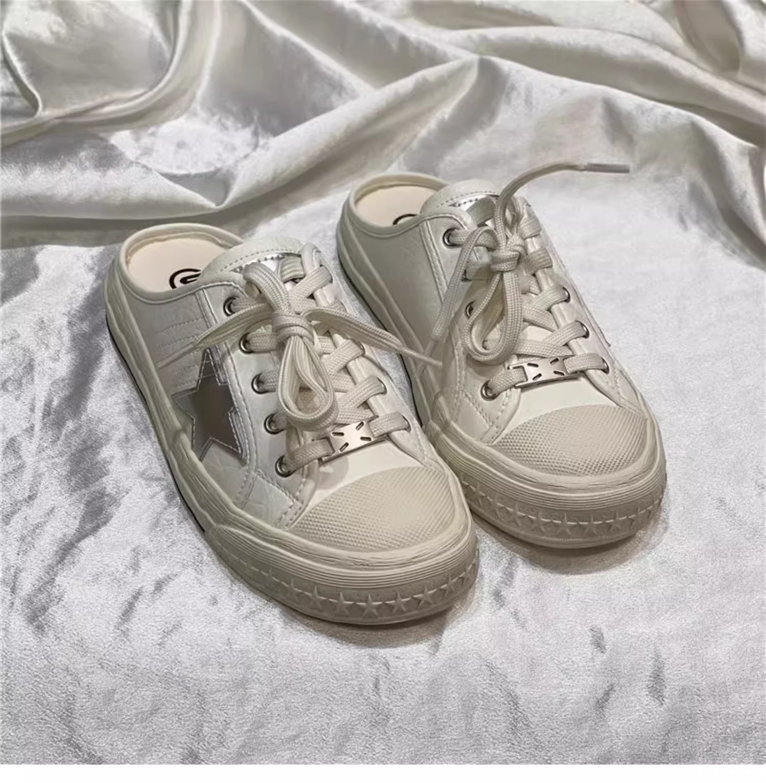 2025 New Retro leisure Women's Board Shoes Star Pattern Wearing Flat Half Slippers Size 35-40