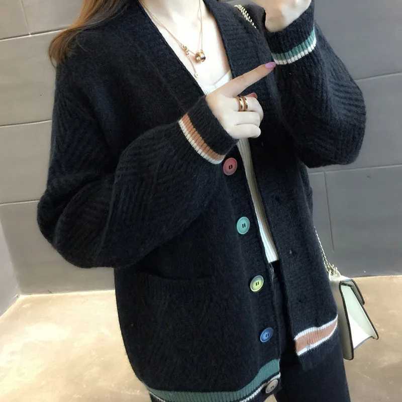 Fashion V-neck womens sweater jacket autumn and winter commuter all-match temperament long-sleeved knitted cardiganT251125