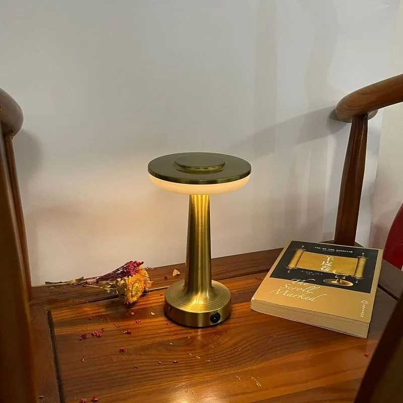 Metal Desk Lamp USB Rechargeable Portable Mood lig Touch Table Lamp Bedside Night Light for Bar KTV Hotel Coffee Shop BedroomM251125