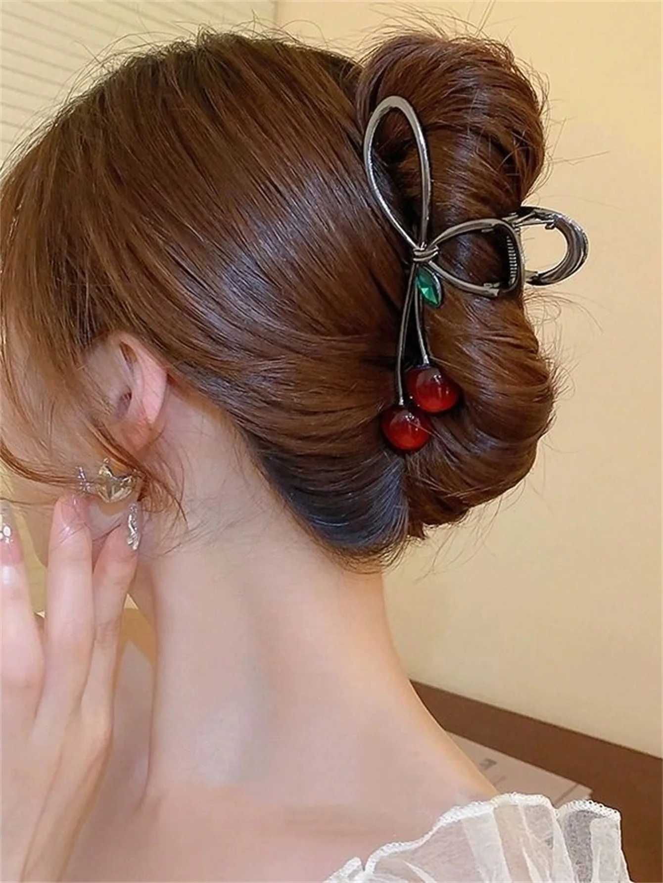 Home>Products>Hair Claw Womens New Green Leaf Bow Cherry Design Hair Claw Rear Advanced Hairstyle Shark Clip Hair AccessoriesT250425